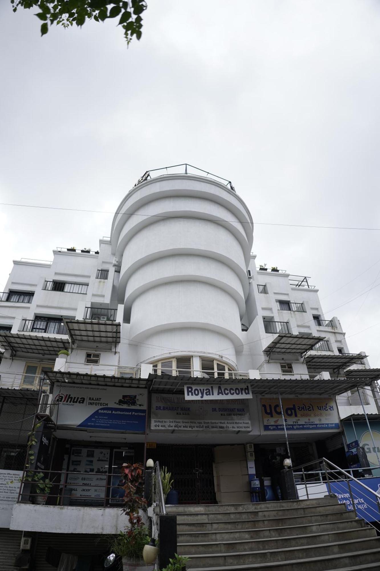 Hotel Royal Accord Surate Exterior foto