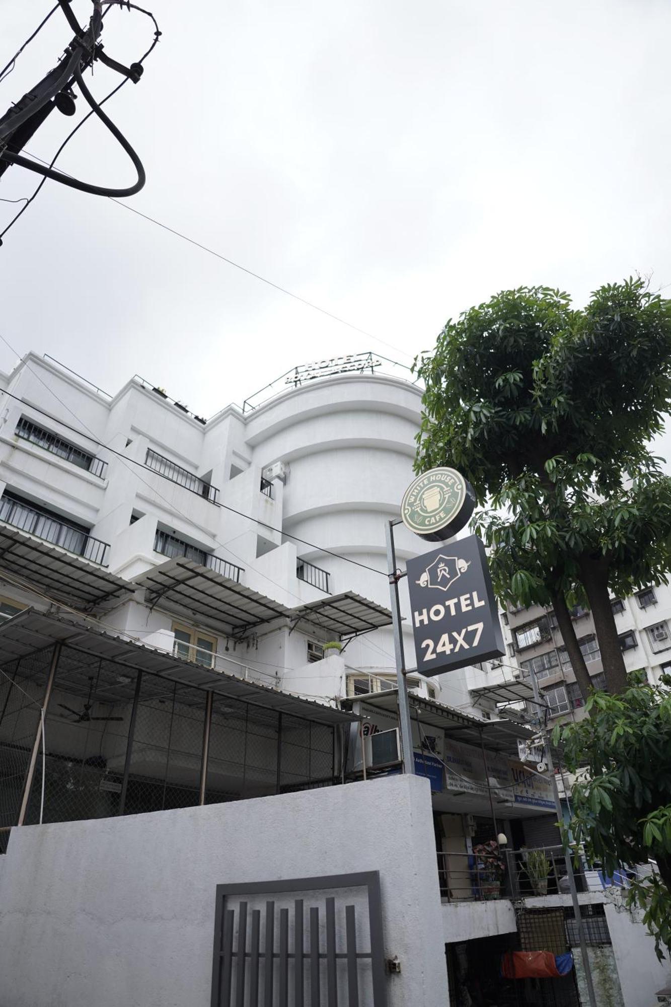 Hotel Royal Accord Surate Exterior foto
