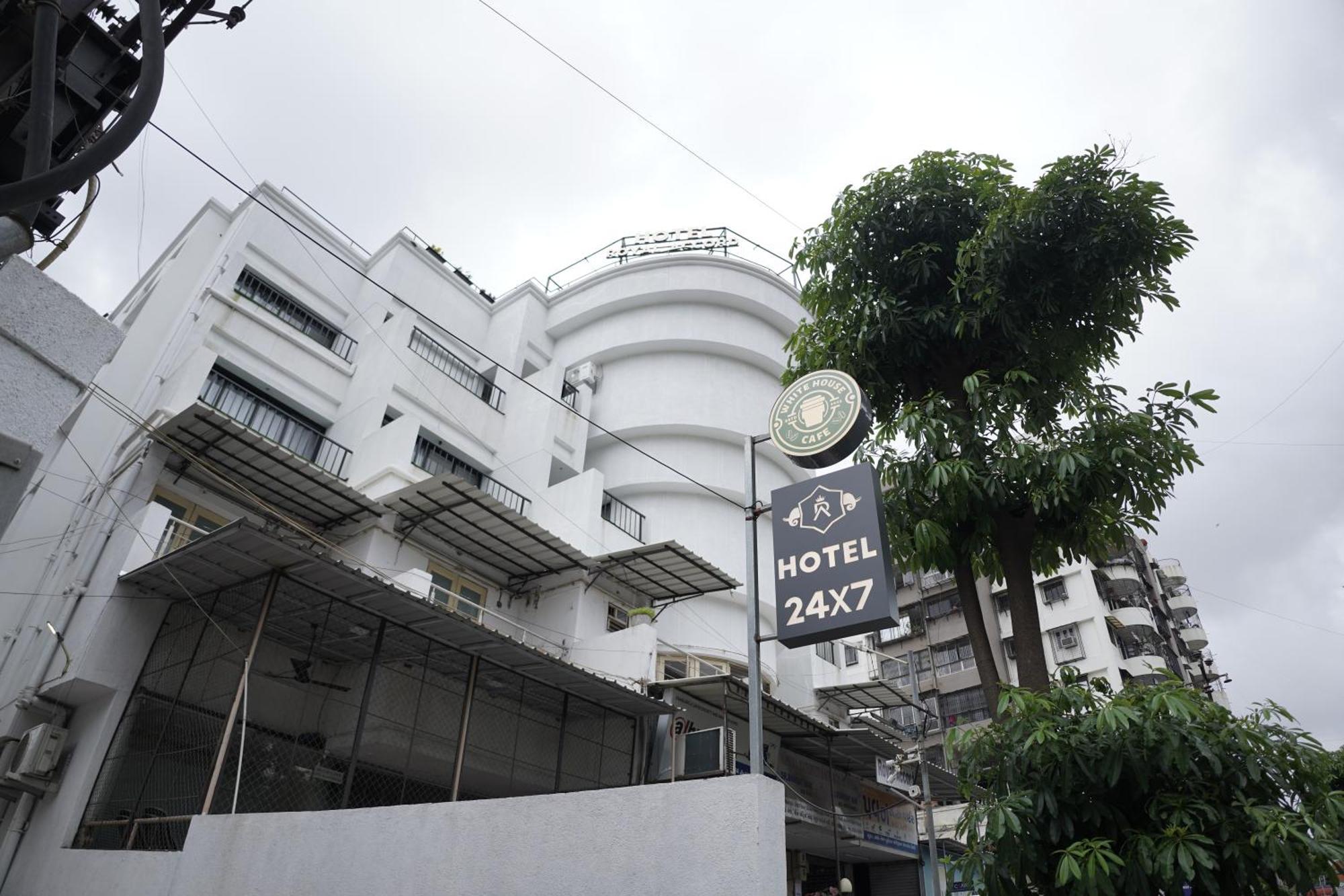 Hotel Royal Accord Surate Exterior foto